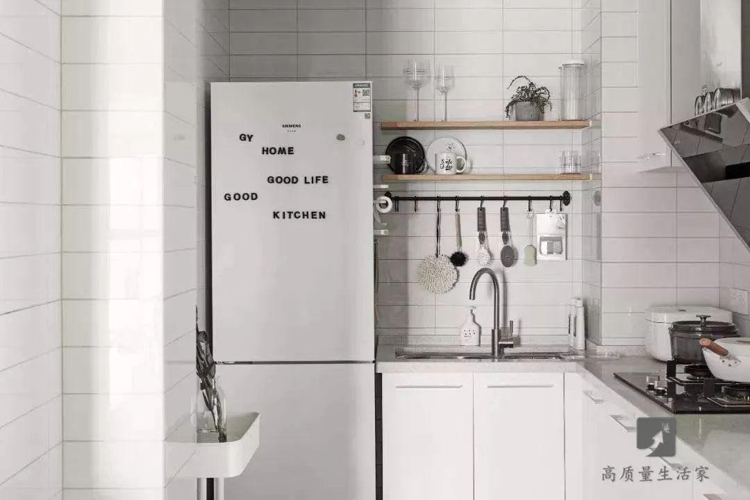 冰箱胶条发霉拆下来用什么泡,冰箱的胶条发霉难清洗教你一绝招