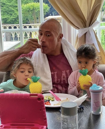 巨石强森一行人来到花果山,凯文哈特巨石强森狮子王