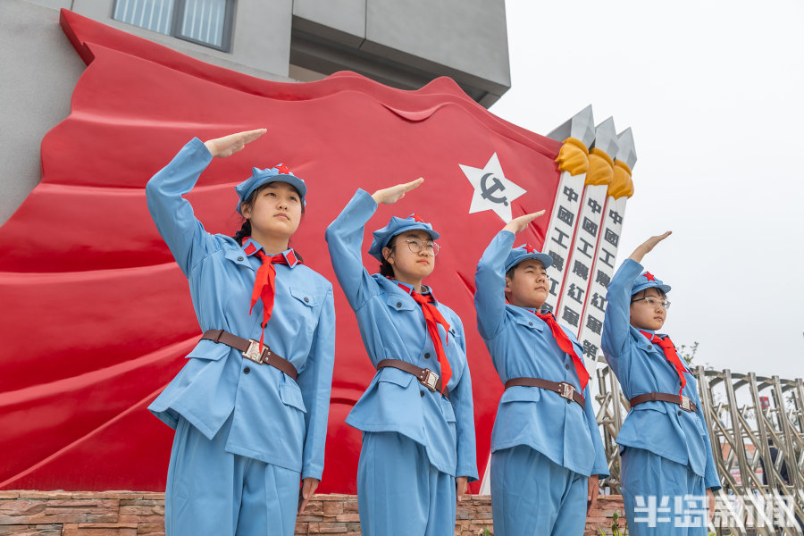 西海岸新区红军小学师资,红星闪闪红军小学视频