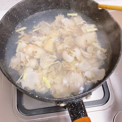 葱焖鲍鱼最正宗的做法,鲜味十足的葱油鲍鱼