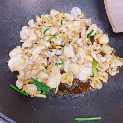 葱焖鲍鱼最正宗的做法,鲜味十足的葱油鲍鱼