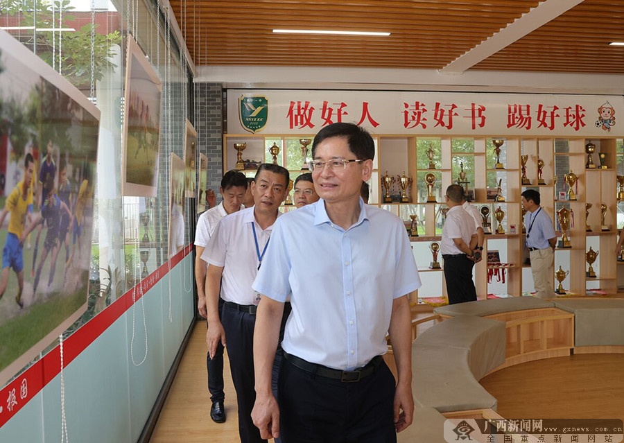 蓝天立调研学校疫情防控、校园安全和教育教学工作