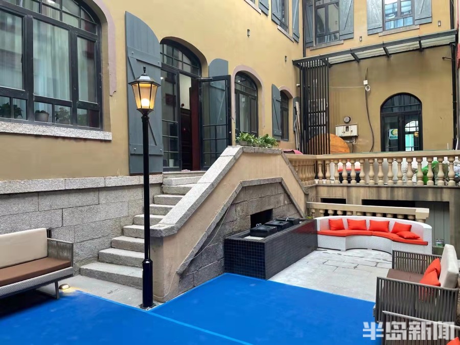 新闻周刊丨老街里，新芳华！200米小巷已吸引13家网红店，这是“一眼看海”前奏曲