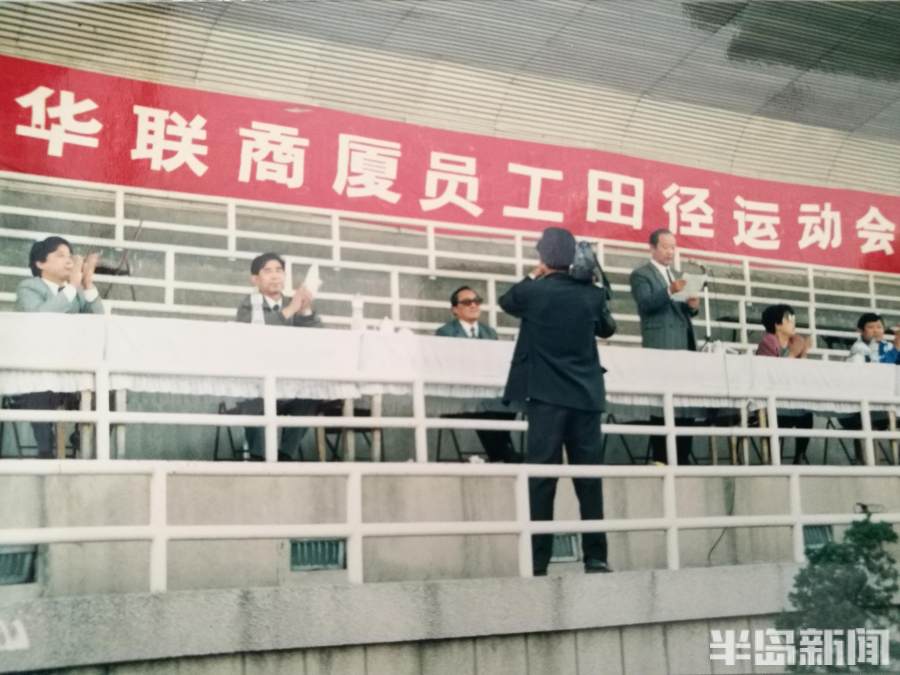 新闻周刊丨老街里，新芳华！200米小巷已吸引13家网红店，这是“一眼看海”前奏曲