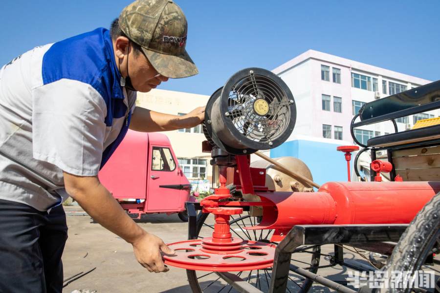 纯“爷”们！一把尺子量全球，青岛有位老爷车复刻大咖，快来围观