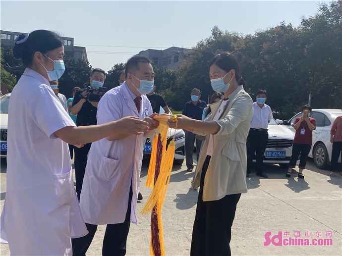 一面锦旗传递感人故事,一面面锦旗的感人故事