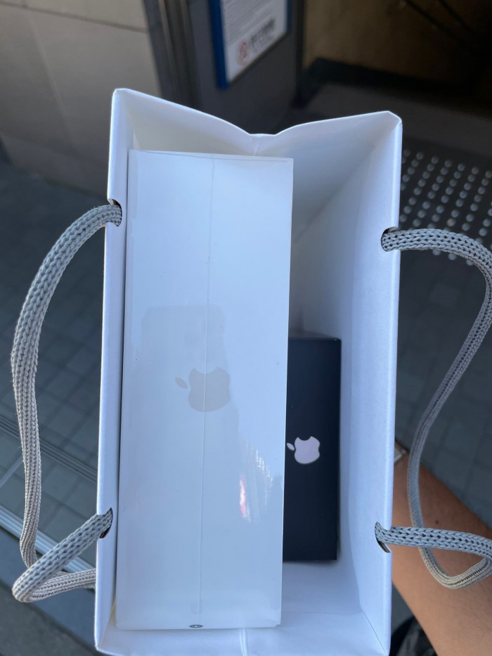 首批iphone13已发货到几号,首批iphone13已收到货