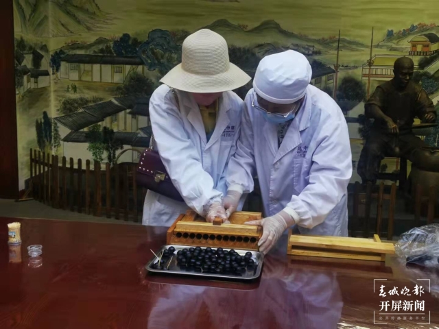 COP15“聚焦春城”｜登万溪冲览两湖胜景，夜游民族村享饕餮盛宴