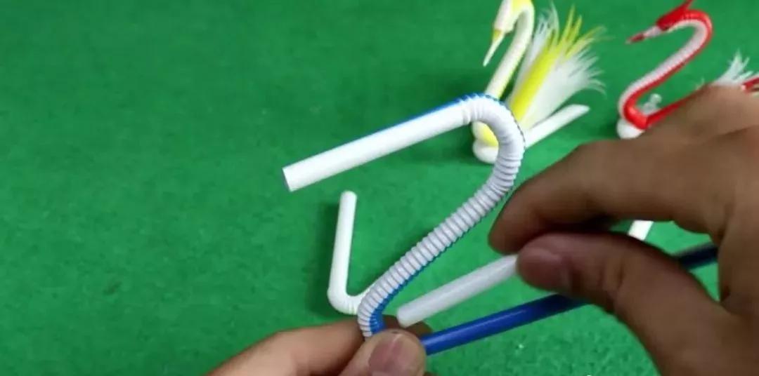 七彩的吸管剪一剪,DIY的蜗牛,天鹅,简直太像了(附教程)