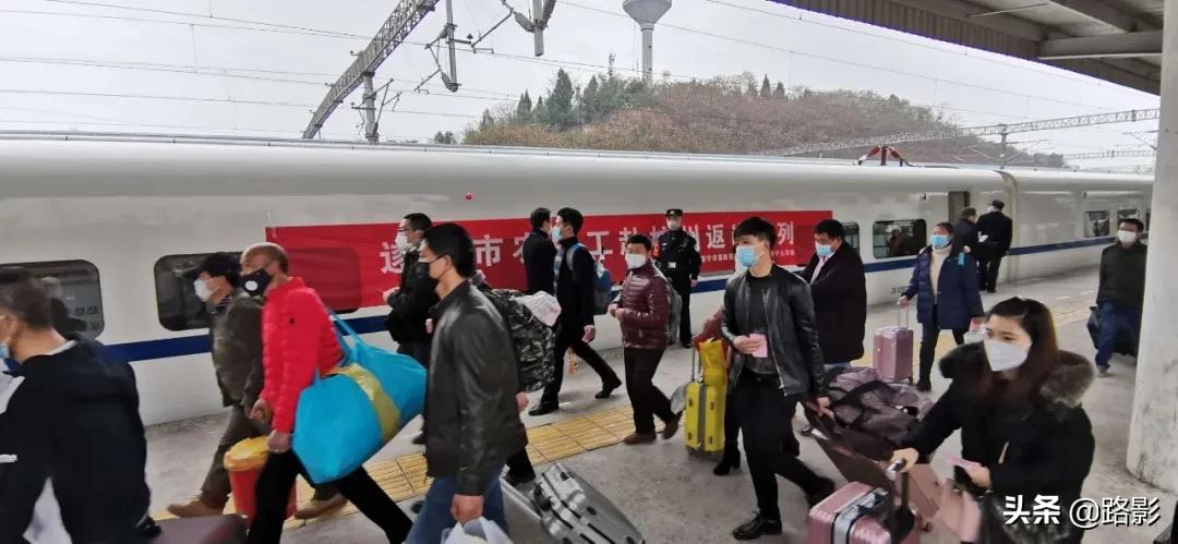 战疫情保春运铁路警察在行动,抗击疫情守护平安摄影征稿