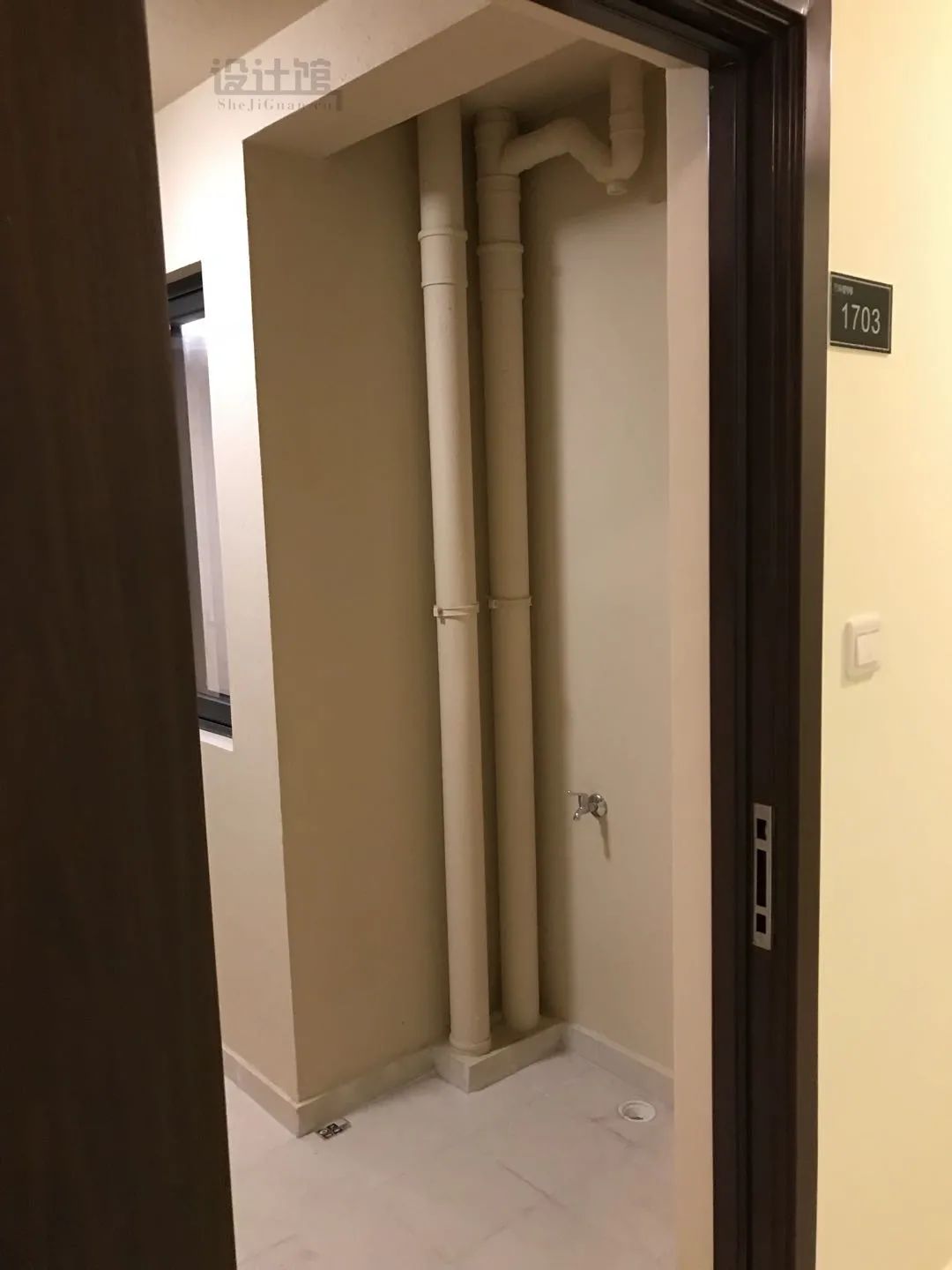 没有阳台洗衣机放哪里最适合,洗衣机除了放洗手间还可以放哪