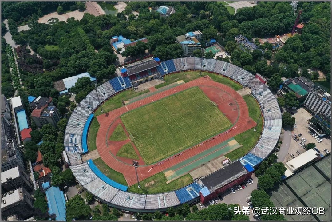 武汉体育中心改造足球场,武汉新华路体育场