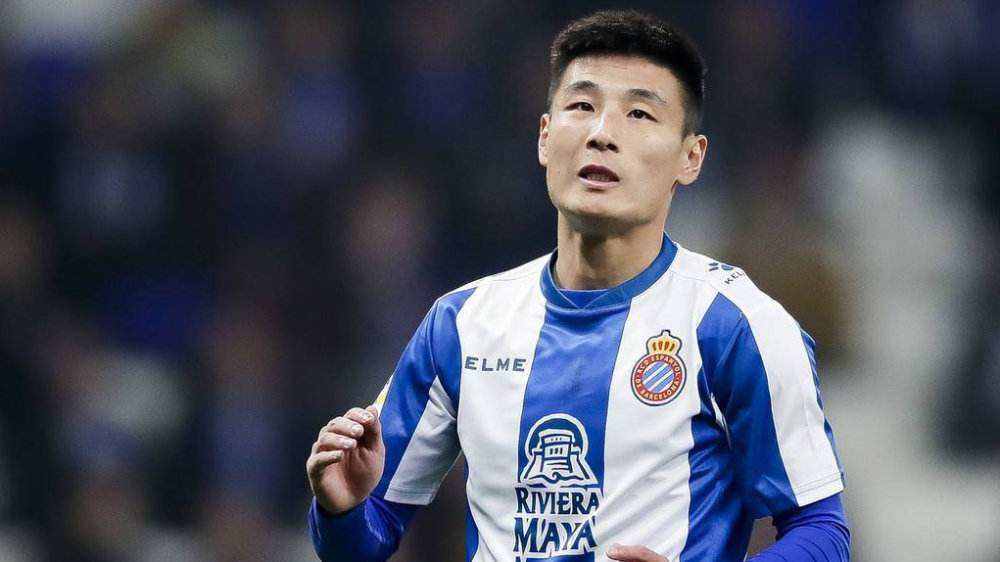 国足0-3溃败于澳大利亚武磊集锦,武磊连续三场首发难阻失利