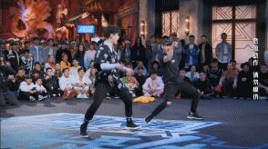 易烊千玺打游戏赢和输的状态,易烊千玺是演员歌手舞者原视频