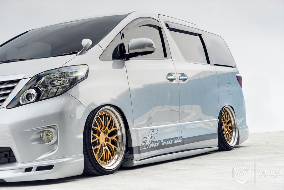 加价神车埃尔法推新款,能商务能越野的车