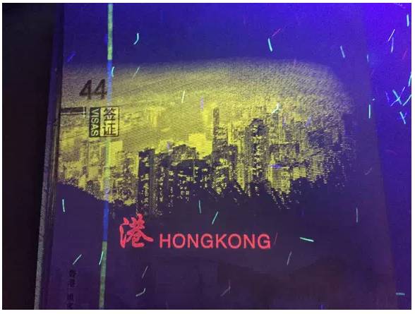 护照上面蓝色防伪照片效果,各国护照上的精美光学全息防伪图