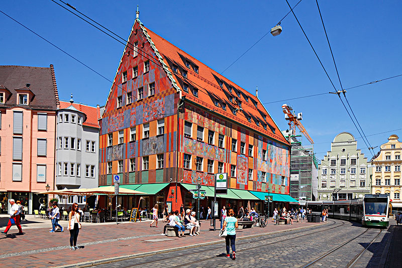 荷尔拜因在作画的时候，夹带了“私货”，看罢能让人明白一个道理