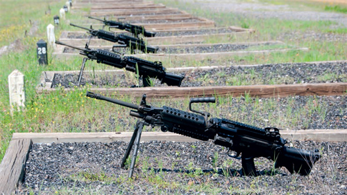 中国95式步枪和美军m4相比,95式轻机枪和95式班用机枪