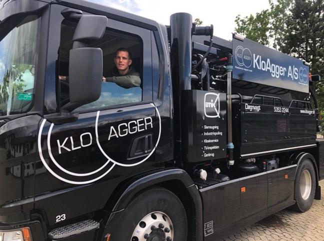 你想不到的球星副业：C罗植发店，恶汉包鱼塘，枪手名宿拯救地球