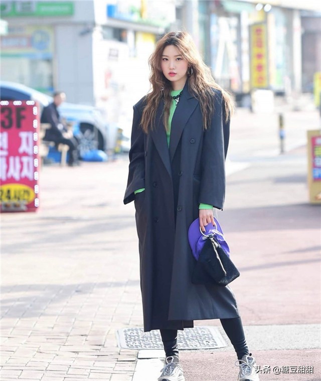 韩国女人穿衣街拍,韩国街拍秋季女生穿搭潮