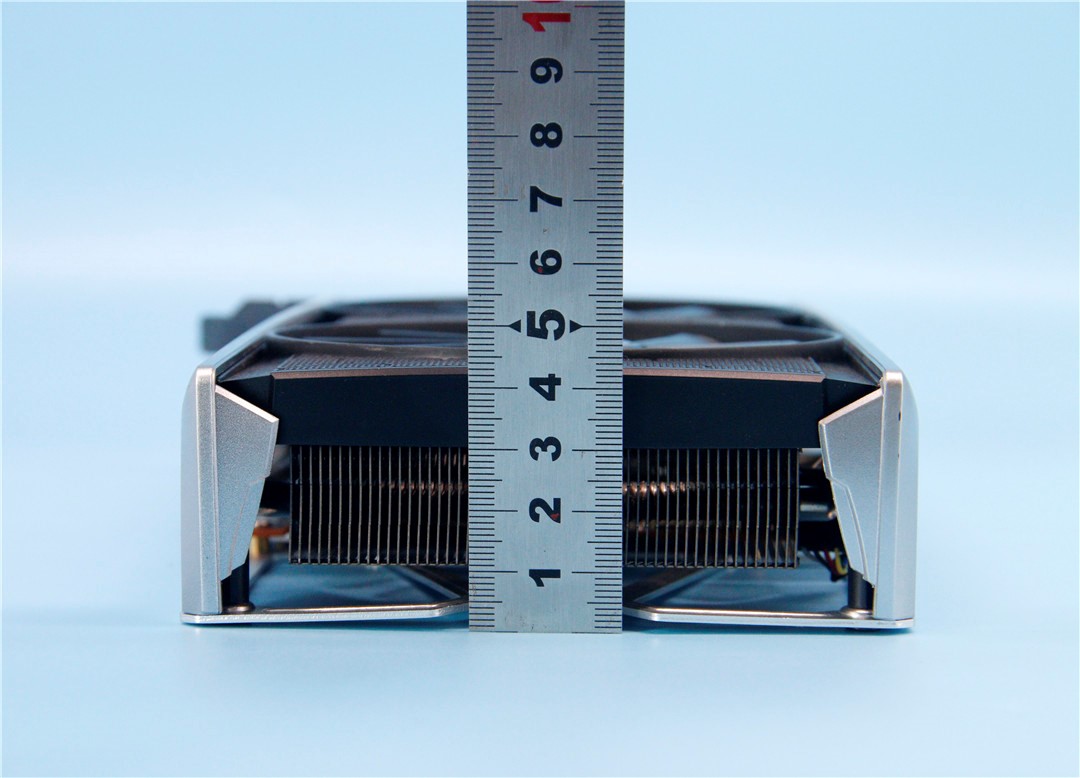 rx5500xt和rx5600xt哪个值得购买,rx5500xt是什么级别的