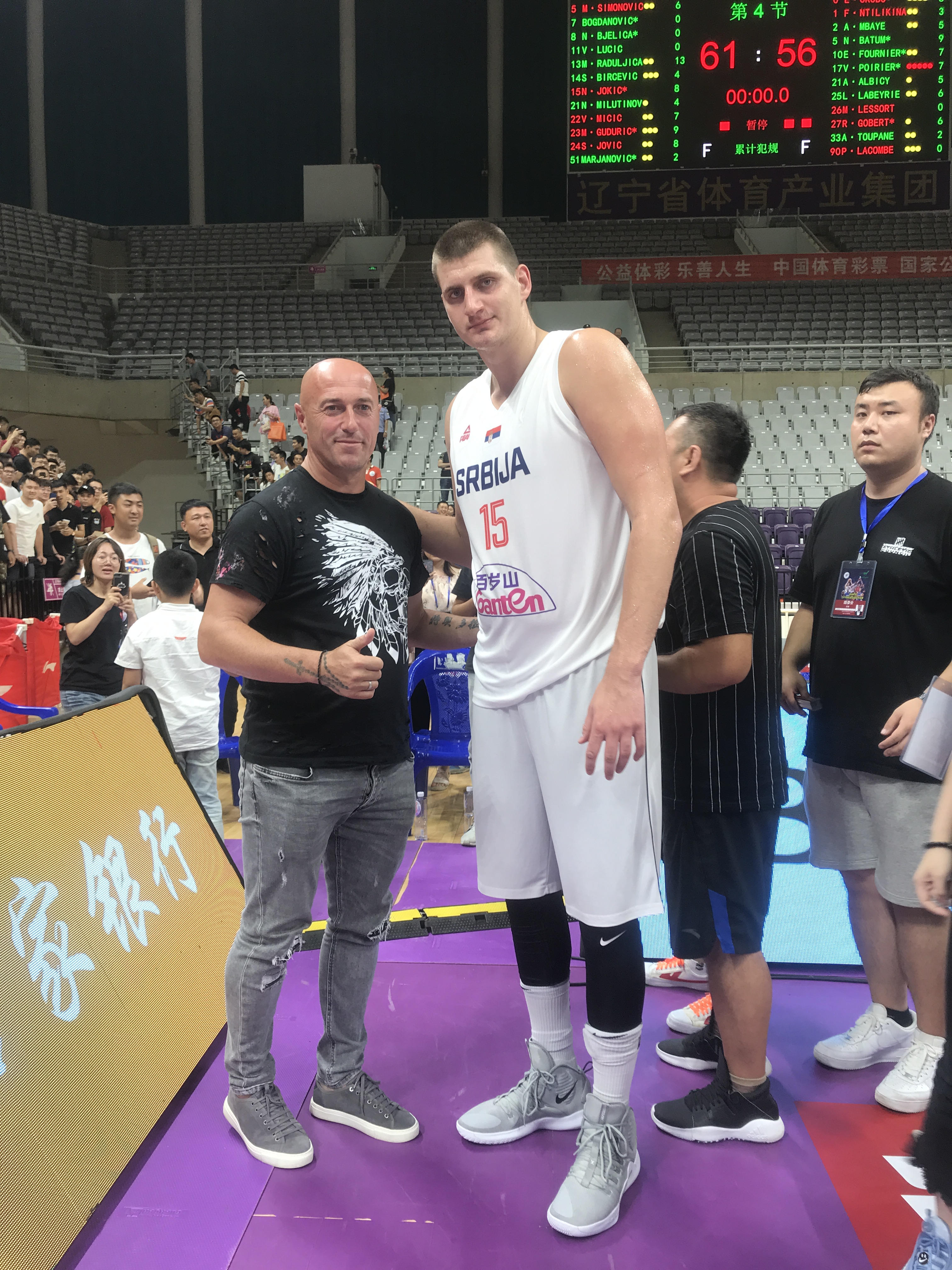 国足教练扬科维奇是实德哪个外援,大连实德扬科维奇与天津刘学宇