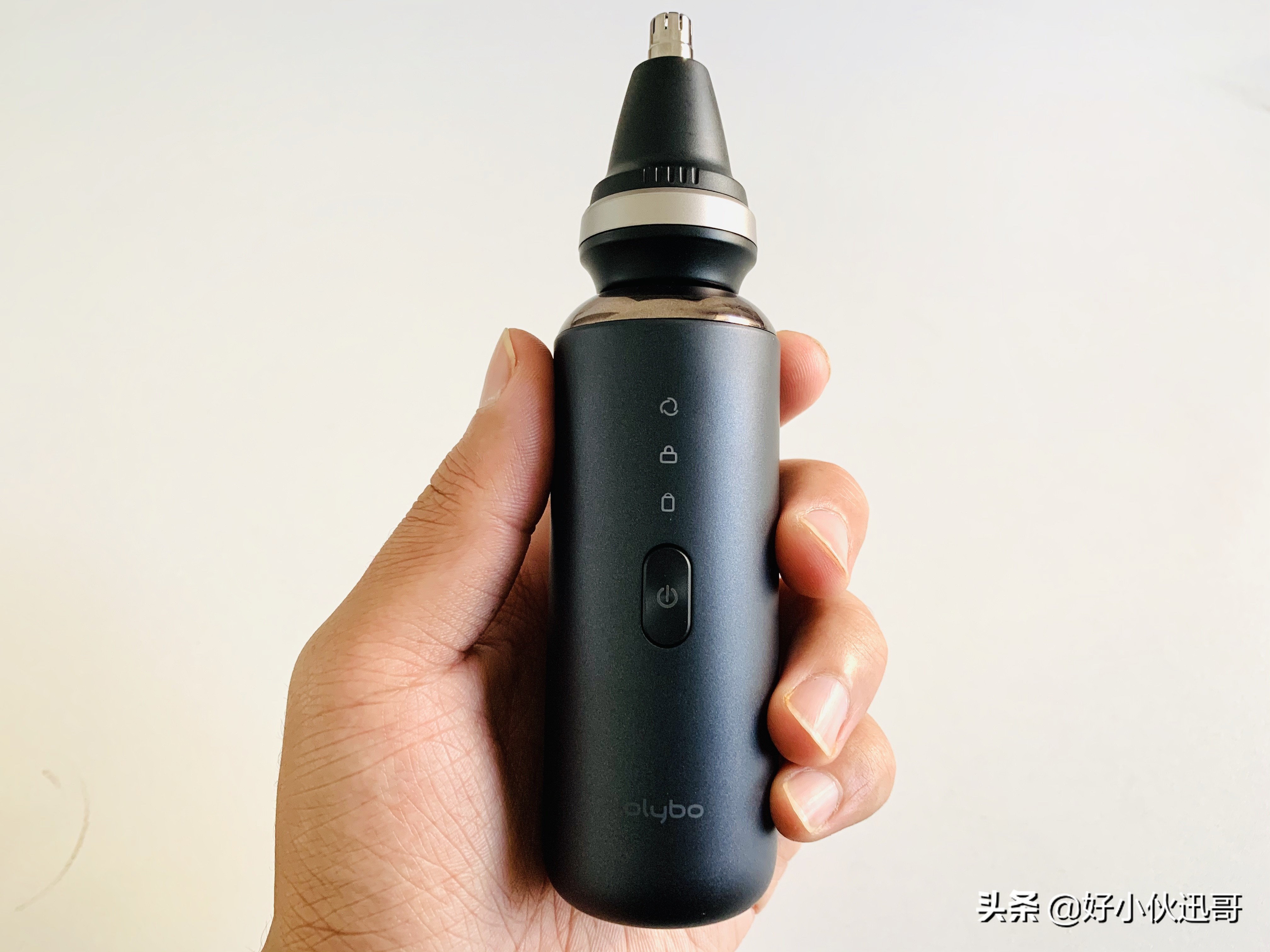 脖子和下巴上的胡子有必要刮吗,下巴的胡子怎么用手动剃须刀刮