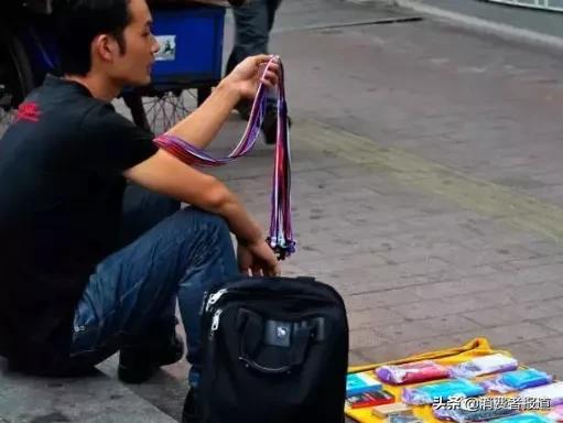 充电宝怎么给电插排供电,家用充电宝免接地线插座