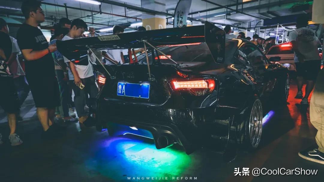 小伙爆改bj80,丰田86手动挡爆改