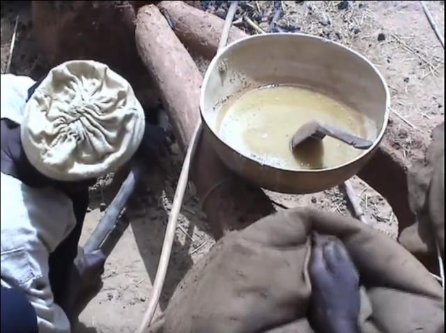 黑人跨入铁器时代的关键！揭秘两千年前的黑人冶铁术，包教不包会