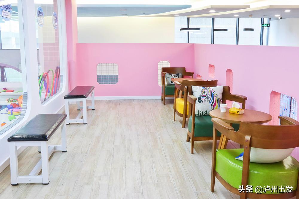 泸州亲子训练营,无边泳池亲子游泳