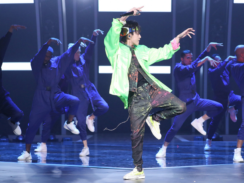 巴黎世家和rickowens哪个档次高,巴黎世家和圣罗兰有关系吗