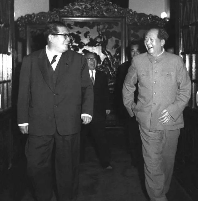 这位17岁的青年，用一把武士刀几乎改变了日本历史