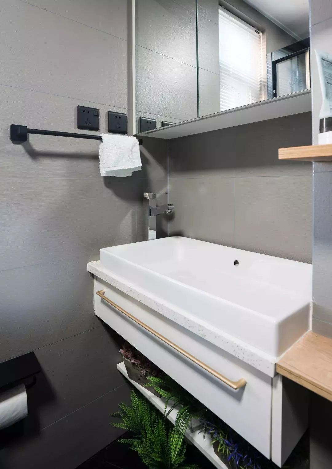 三室改四室玻璃隔断效果图,小房间玻璃隔断图片效果图