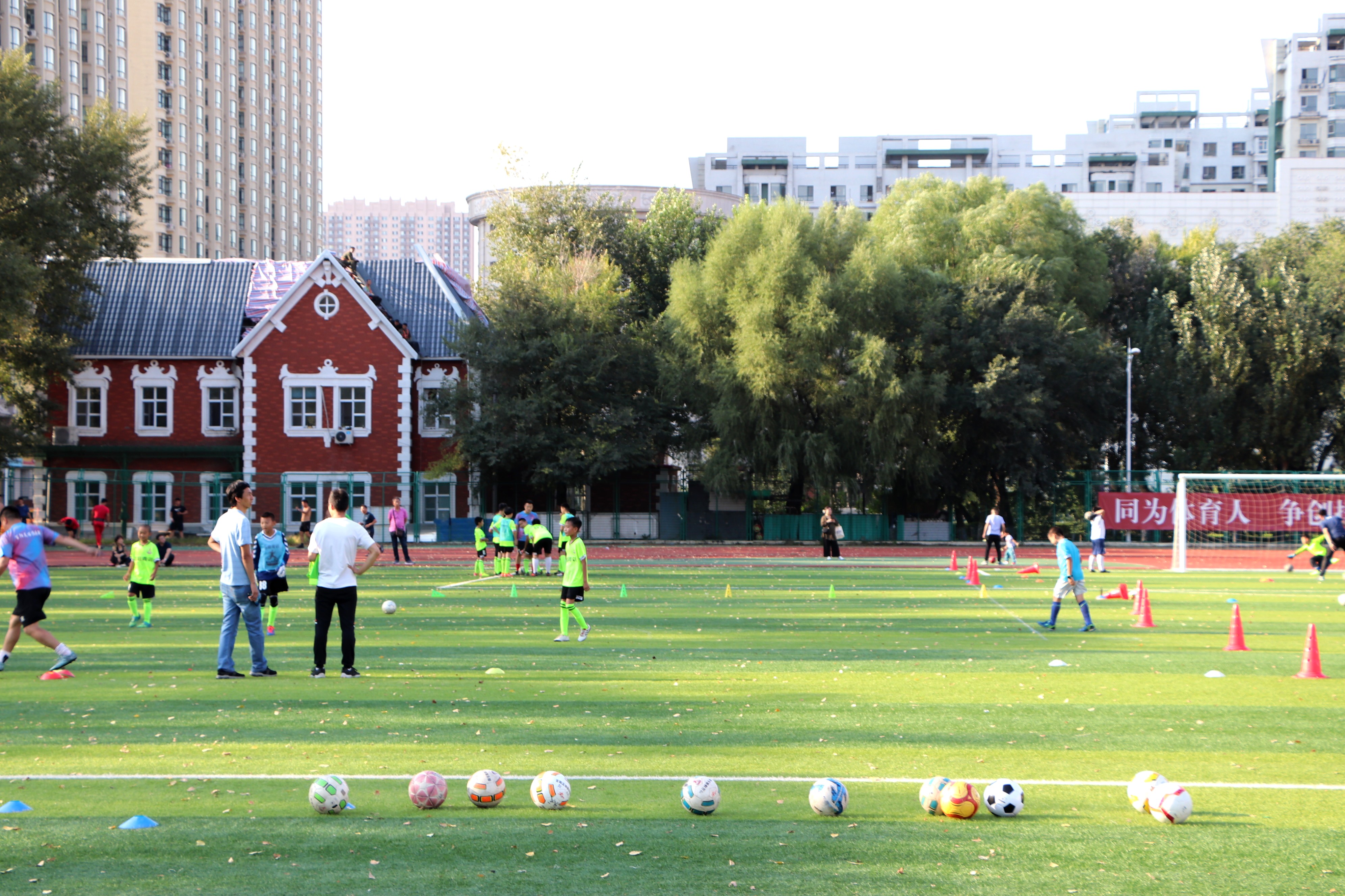 中国队名宿辅导团,中国足球小将培训课