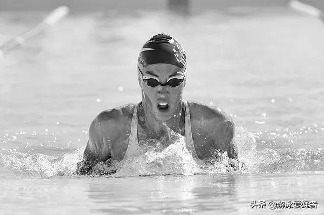 蛙泳怎么13分游完,十三个蛙泳技巧和诀窍