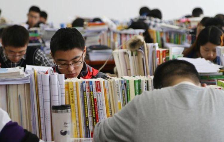 学硕和专硕难度差距大么,学硕和专硕的差距有多大