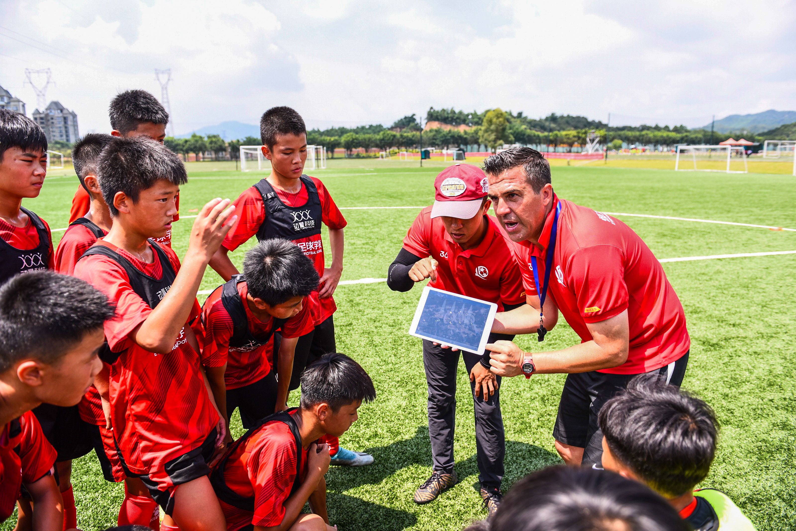 恒大青训助力中国足球发展,恒大足球青训新方案