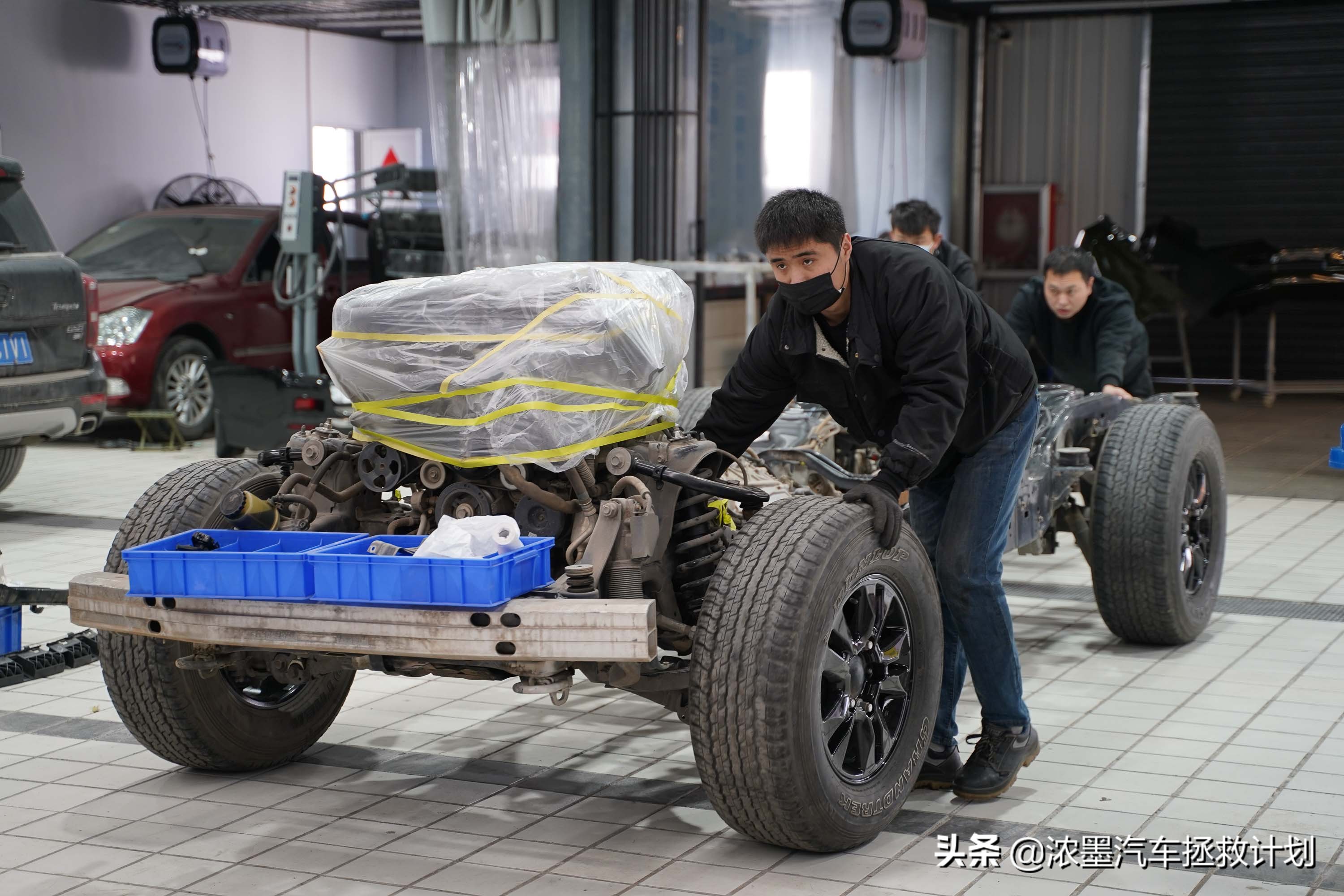 丰田霸道酷路泽带你翻山越岭,丰田兰德酷路泽低速4驱越野模式