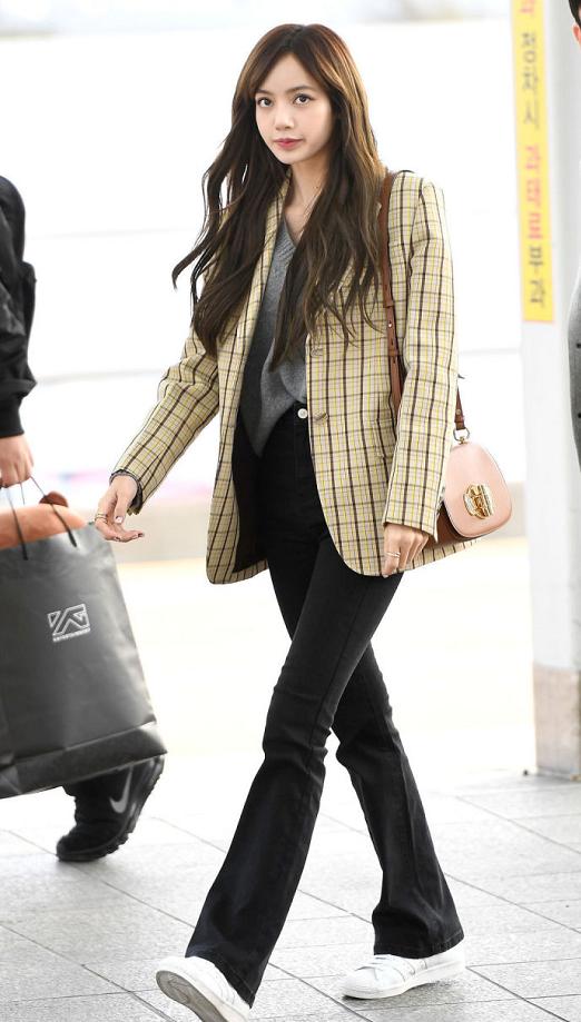 lisa斜刘海出街,lisa斜刘海造型遭吐槽