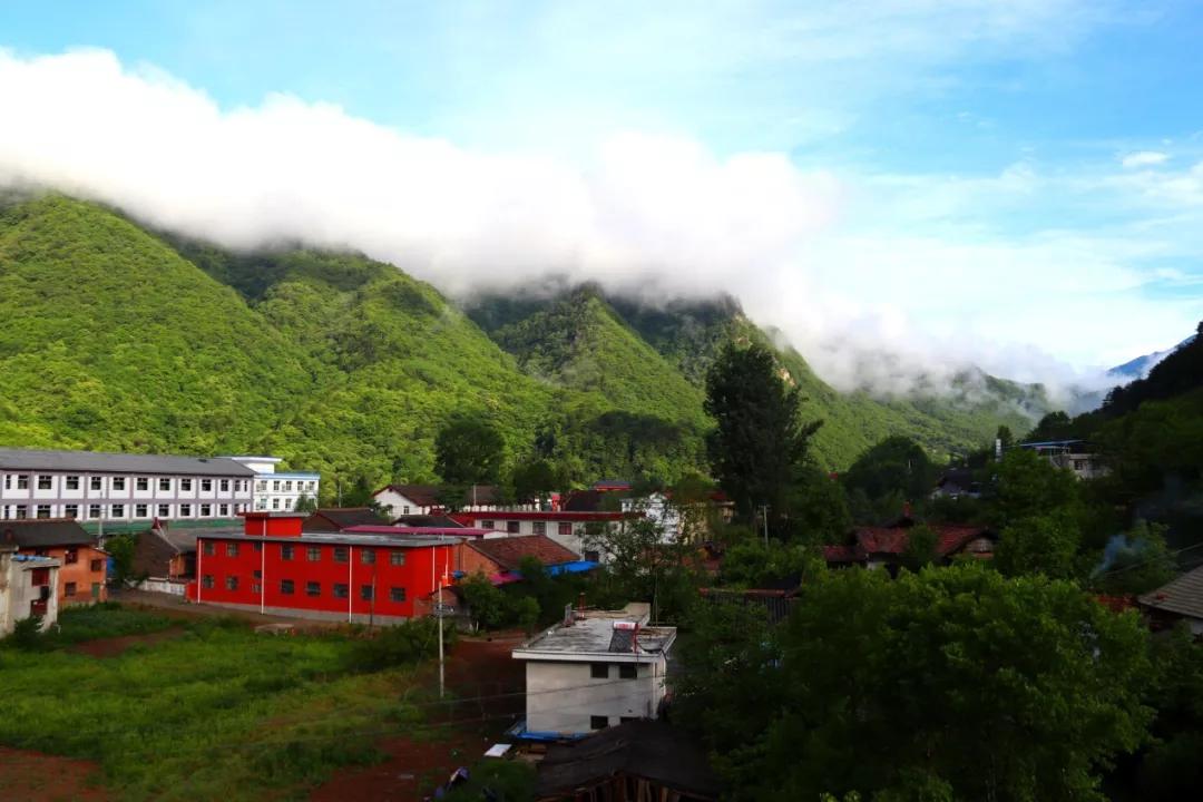 离西安近的秦岭山,西安秦岭九寨沟