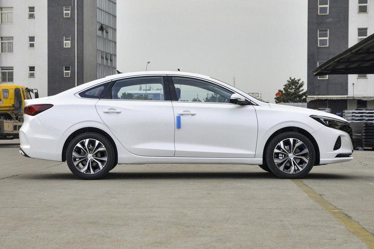 国产汽车买吉利好还是买宝骏好,长安吉利宝骏哪个车的质量好