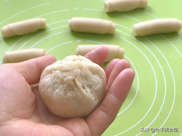 不用烤箱家庭版绿豆酥饼,不用烤箱的绿豆饼制作全过程
