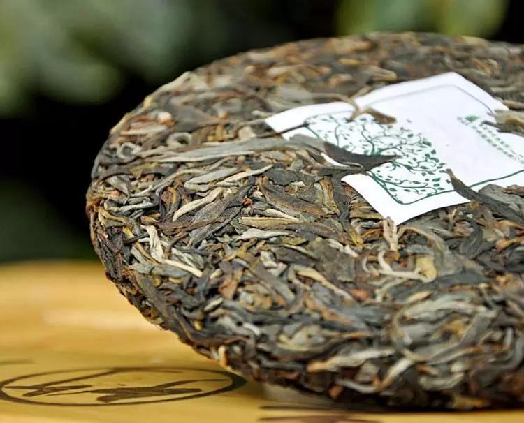 普洱茶内飘和内飞的区别,普洱茶内飞是什么时候出现的
