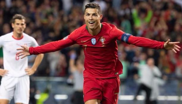 c罗33岁点球破门,35岁c罗一脚踢爆魔咒