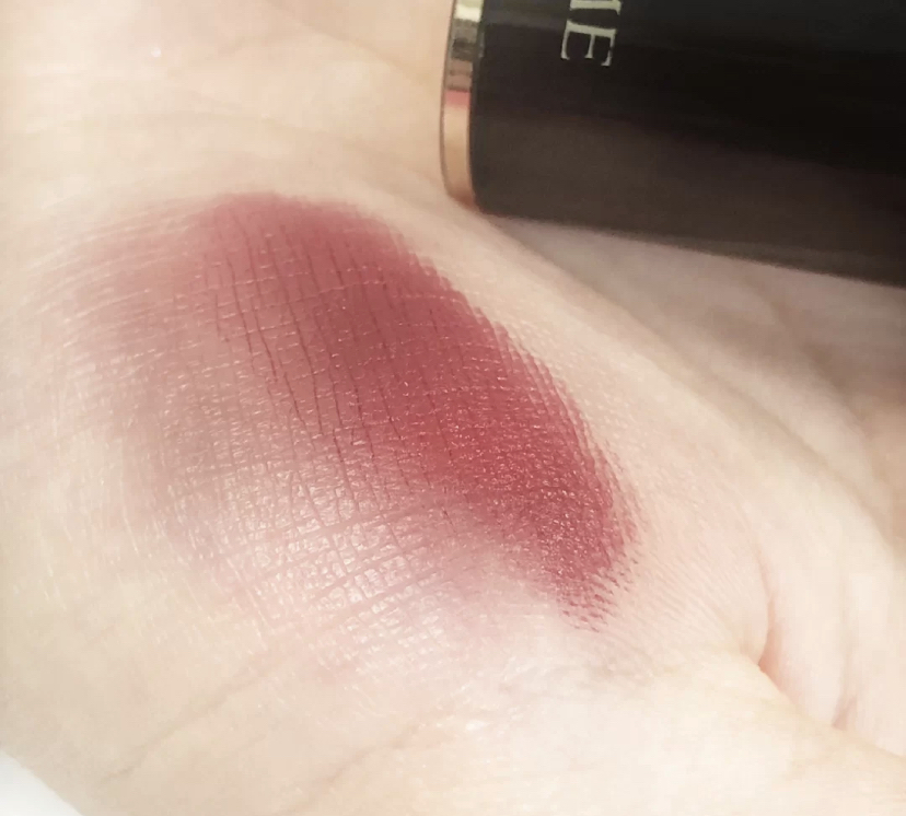 35岁适合涂什么颜色口红 (19岁以上适合涂什么颜色的口红)