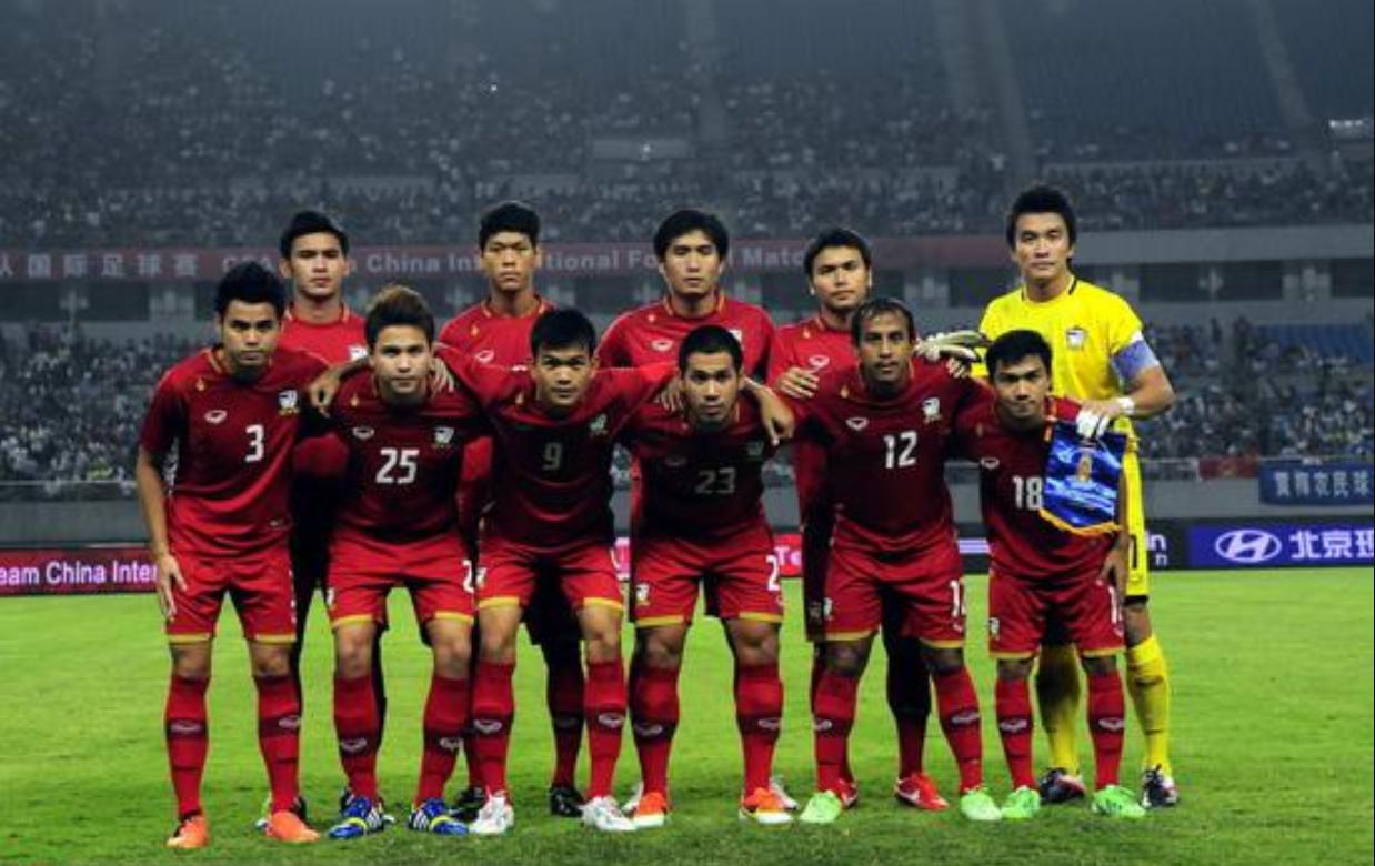 国足1:5惨败泰国后范志毅采访视频,范志毅输完泰国输越南完整视频