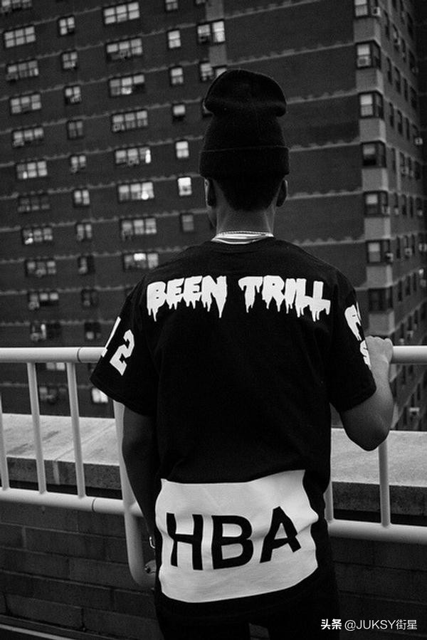 陈冠希都在穿哪些品牌,陈冠希穿红衣服的照片