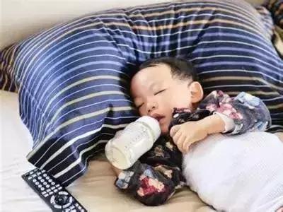你们听说过奶瓶龋吗,如何正确防止奶瓶龋齿