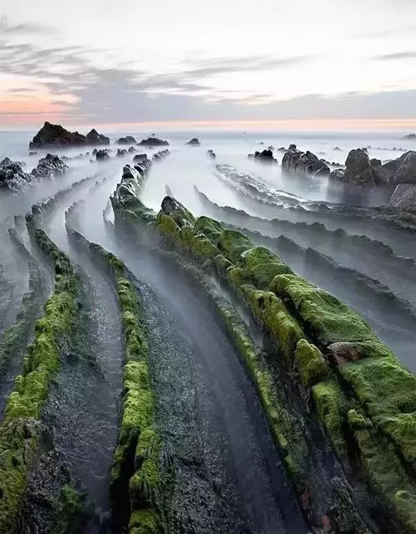 地球上长得最不像地球的地方,世界上最不像地球的地方景色